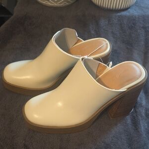 Universal Thread Cream Mules for Women